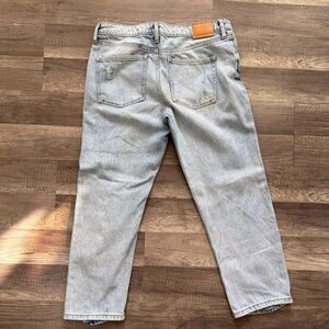 Woman’s Light Blue Jeans